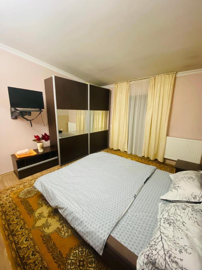 Central House Oradea Exteriér fotografie